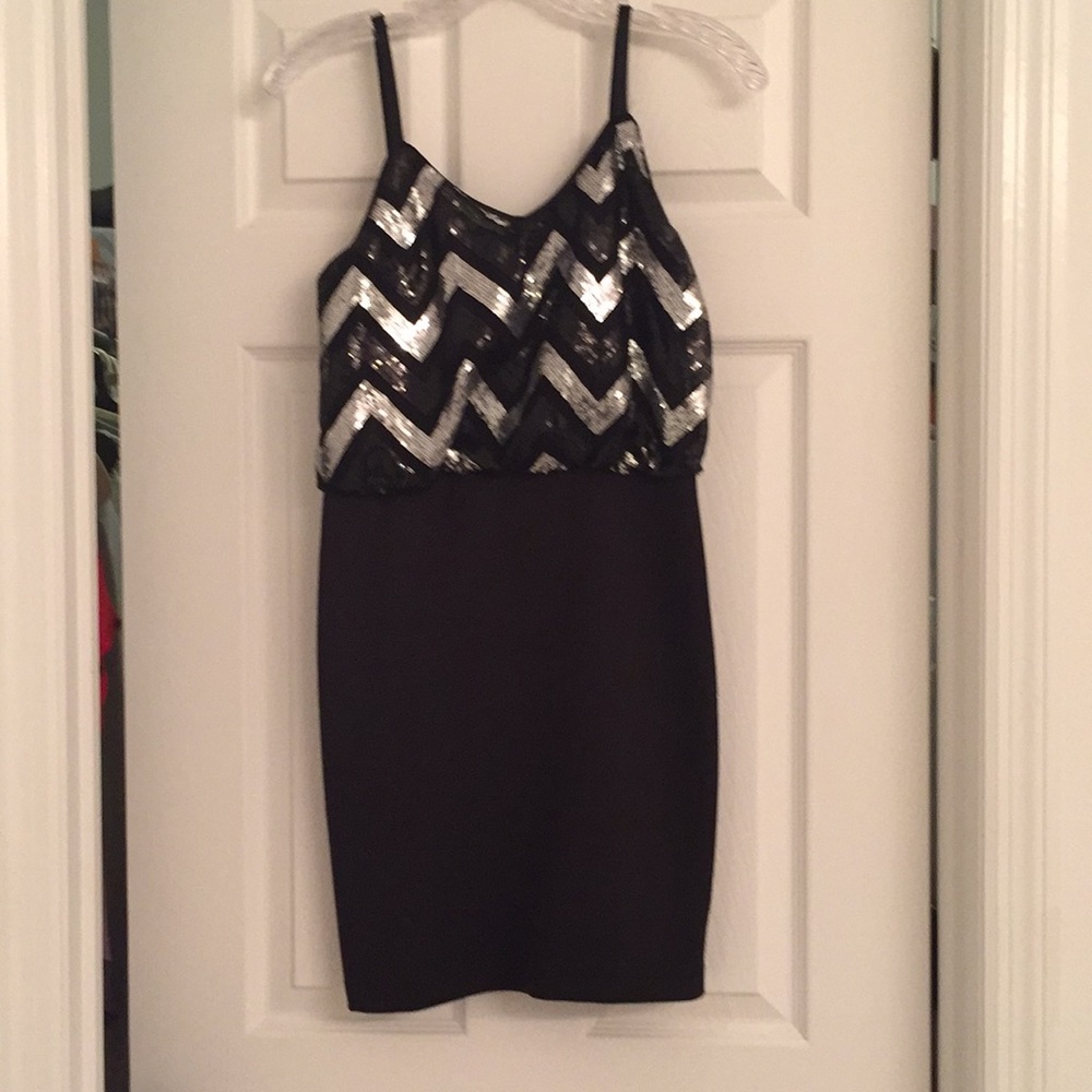 Blk/silver sequin mini dress